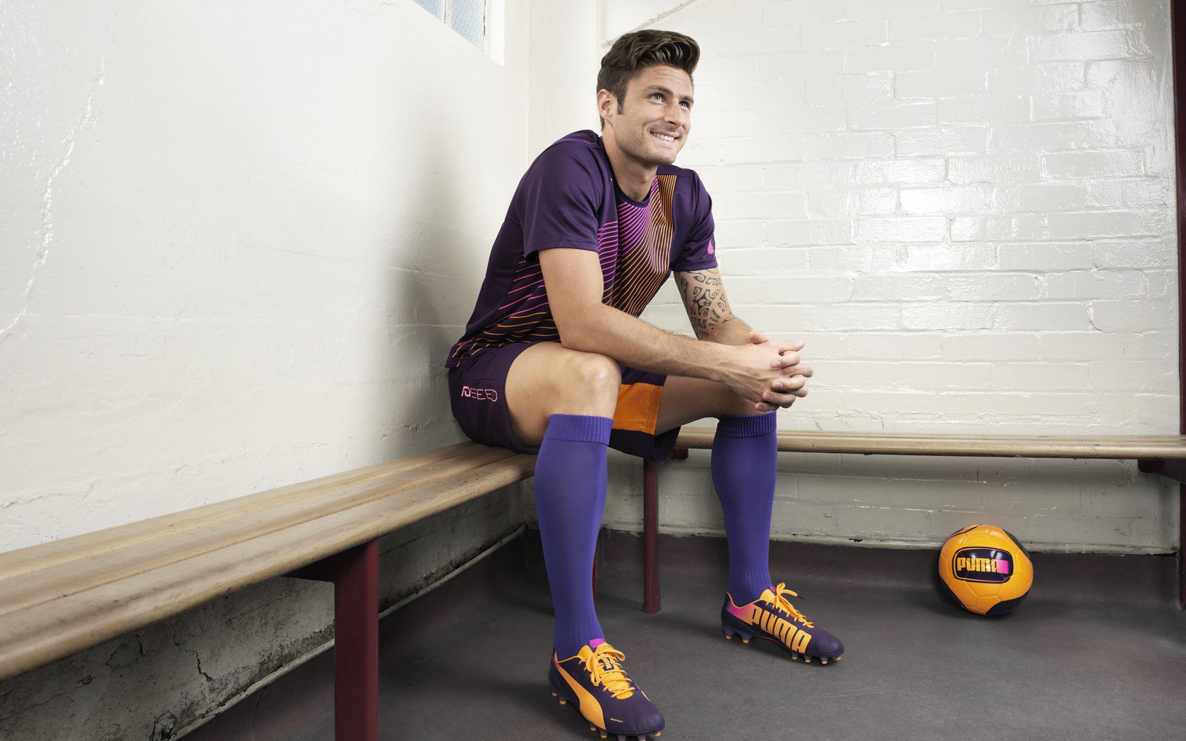 开云体育平台APP-绿茵剧场，塞维利亚鏖战挪威，加维惊艳四座