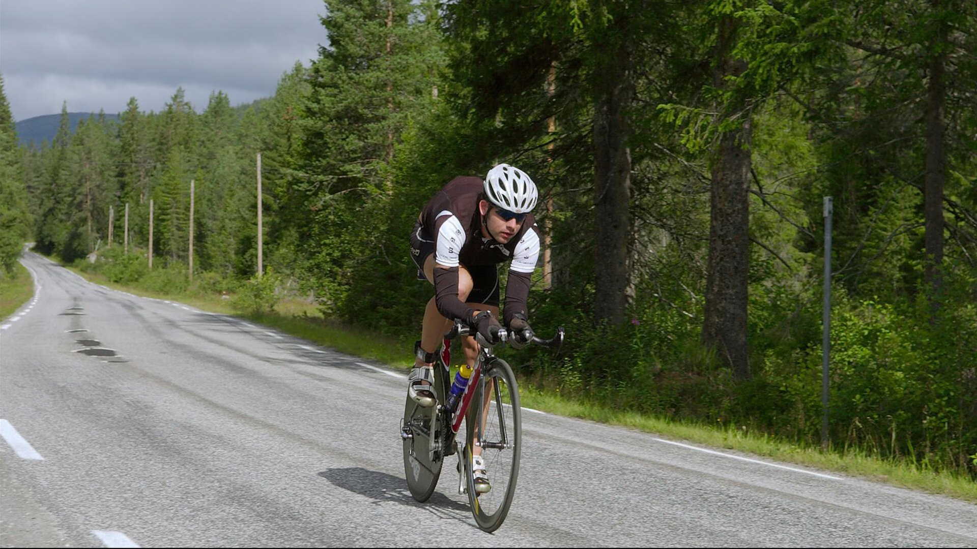 开云体育app-巴黎铁塔下的神迹，辛杜在最后47秒创造唯一逆转从0-15到16-14，一场没有几乎只有唯一的胜利